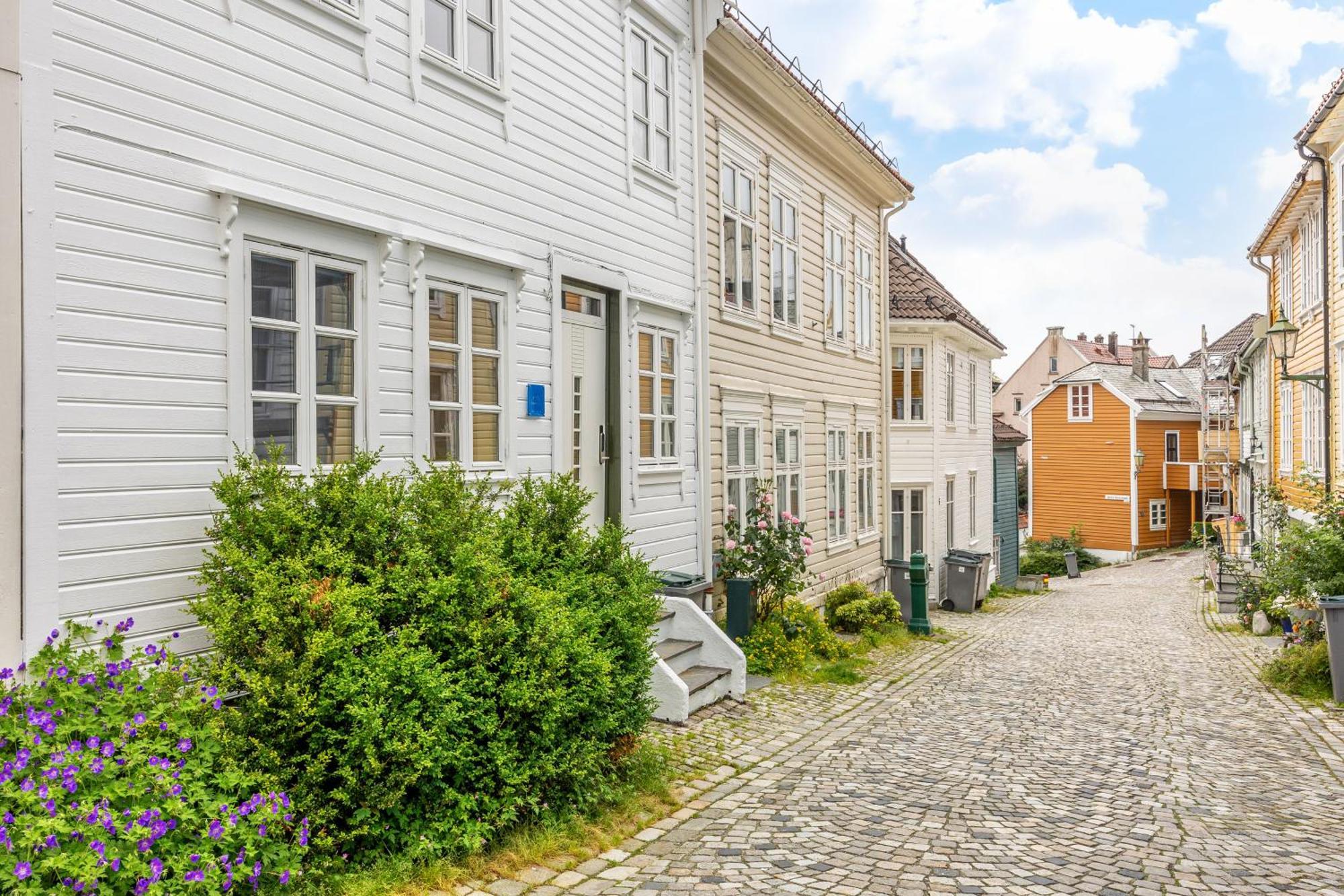 Homerentals Apartments - Behind Bryggen & Historic Cobblestone Streets - 2 Floor Renovated From February 2025 ベルゲン エクステリア 写真